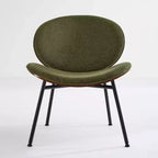 Poltrona a conchiglia Mid-Century Modern con gambe a treppiede e finitura noce