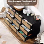 Cassettiera in Rattan Boho con Maniglie Oro e Struttura in Legno Nero